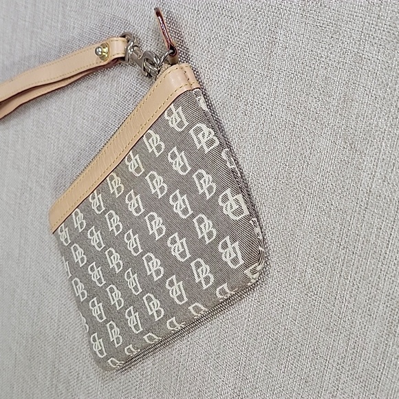 Dooney & Bourke Canvas Leather Wristlet Wallet Purse - Picture 6 of 11